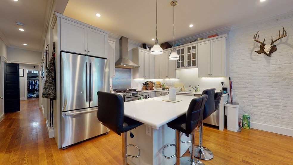 712 E 5th St unit 1, Boston, MA 02127 - photo 1