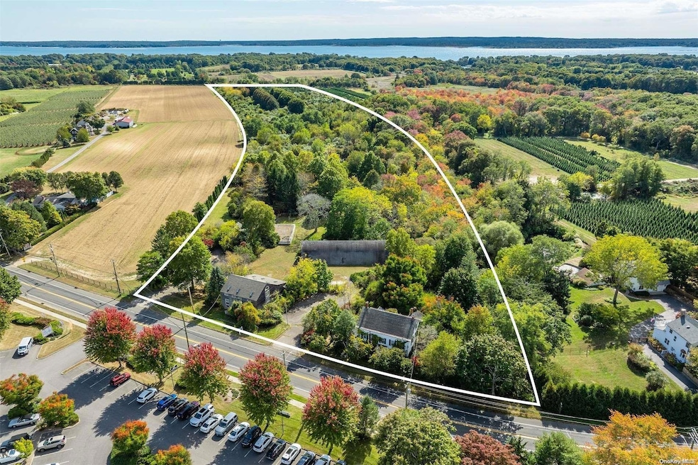 1117 Main Rd, Riverhead, NY 11901 - photo 1