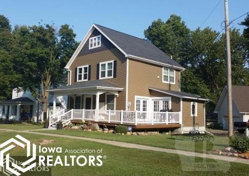 203 E Summit Ave, Shenandoah, IA 51601 - photo 1