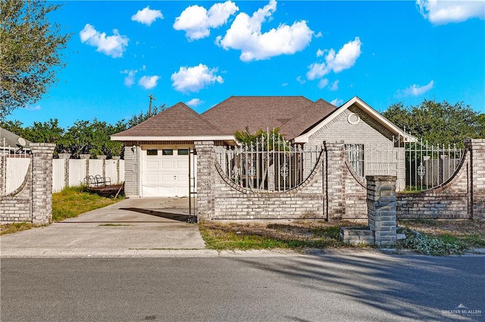 204 Silverado Dr E, Palmview, TX 78572 - photo 1