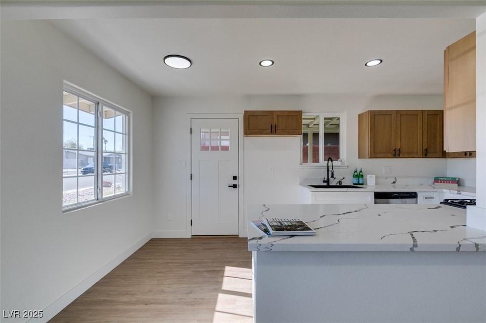 5128 Mountain View Dr, Las Vegas, NV 89146 - photo 1