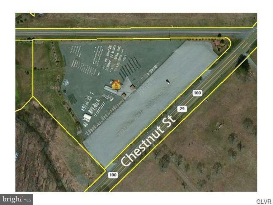 6464 Chestnut St, Zionsville, PA 18092 - photo 1