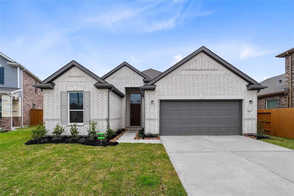 Welcome to 7611 Royal Oasis Lane located in Marvid