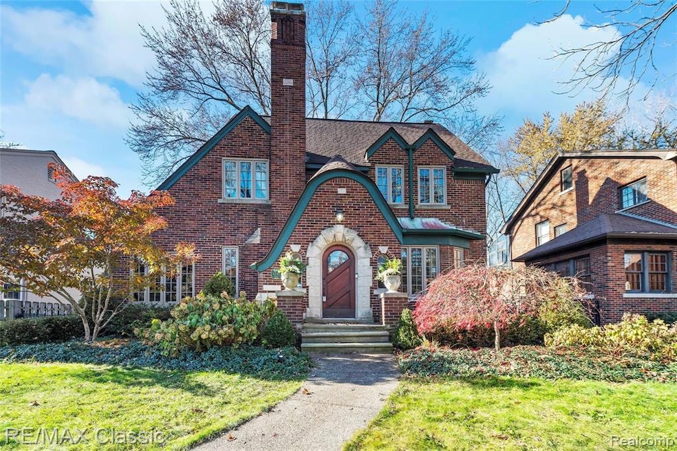 1241 Bishop Rd, Grosse Pointe Park, MI 48230 - photo 1