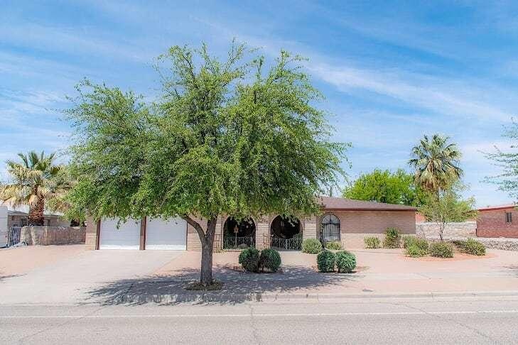 10615 Vista Lomas Dr, El Paso, TX 79935 - photo 1