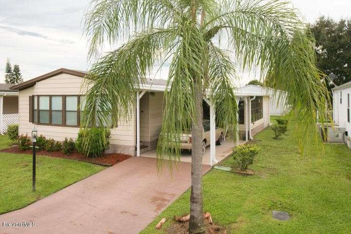 705 Hyacinth - Exterior
