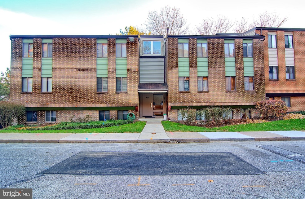 1809 Snow Meadow Ln unit T-2, Baltimore, MD 21209 - photo 1