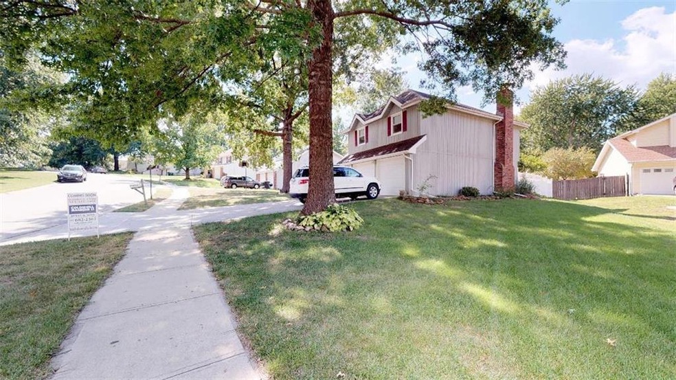 312 Bittersweet Ln, Lansing, KS 66043 - photo 1