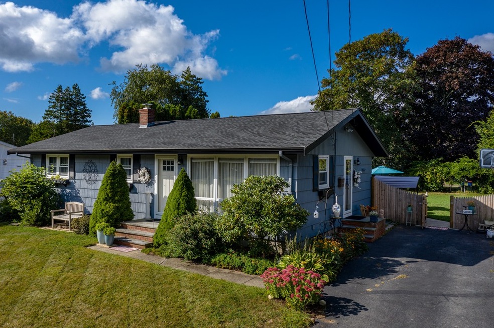 2 Brook Dr, Fairhaven, MA 02719 - photo 1