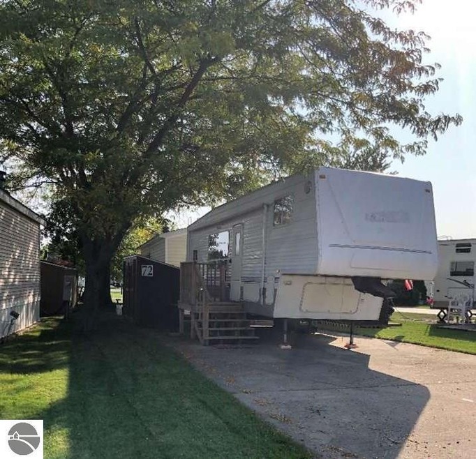 72 E Michigan Ave, Au Gres, MI 48703 - photo 1