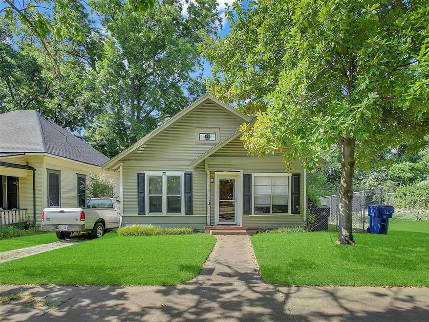 1120 W Main St, Denison, TX 75020 - photo 1