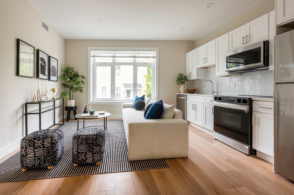 394 Mcgrath Hwy unit 202, Somerville, MA 02143 - photo 1