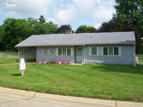 841 Gerald St, Flushing, MI 48433 - photo 1