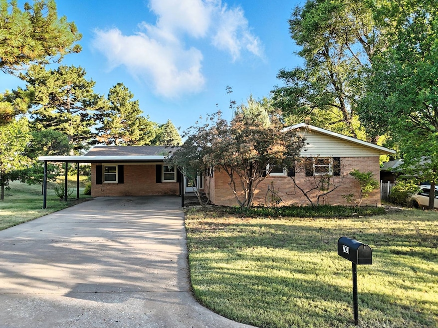 701 NW 2nd St, Guymon, OK 73942 - photo 1