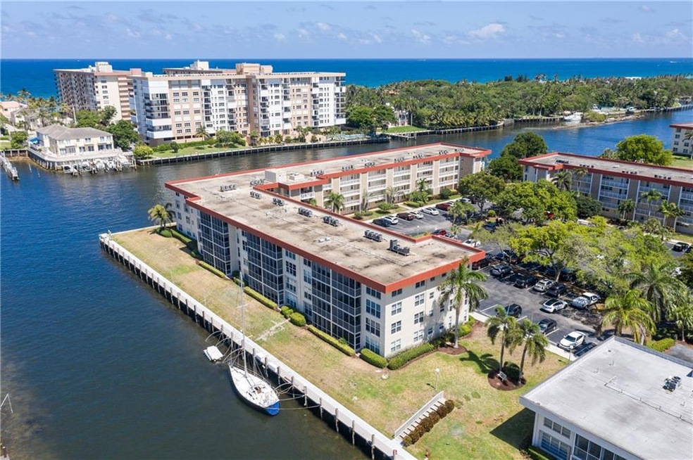 Gorgeous Palm Aire Community