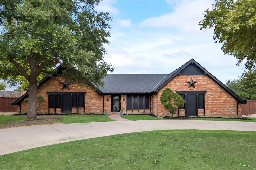 502 Turner Blvd, Grand Prairie, TX 75050 - photo 1