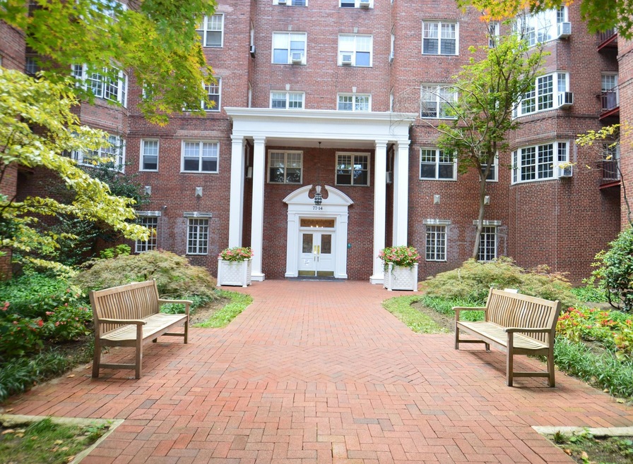 77-14 113th St unit 6, Forest Hills, NY 11375 - photo 1