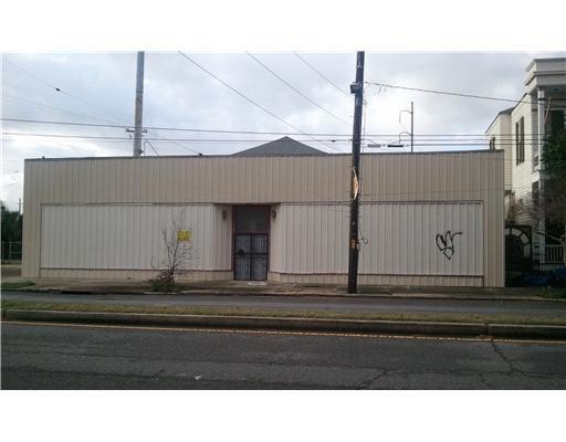 Photo. FRONT