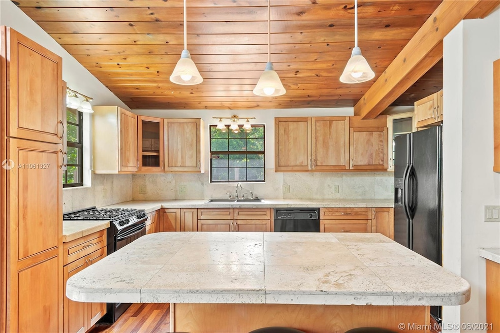 Sold $400,000 • Co-Listing Agent