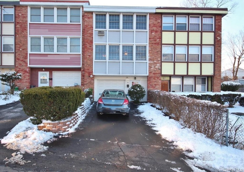 9 Overlook Rd, West Haverstraw, NY 10993 - photo 1