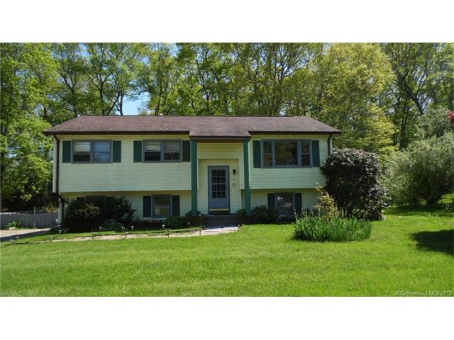 17 Devon Dr, Pawcatuck, CT 06379 - photo 1