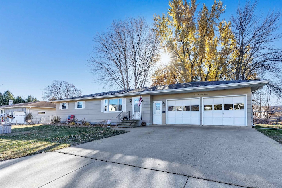 314 Center St, Oconto, WI 54153 - photo 1