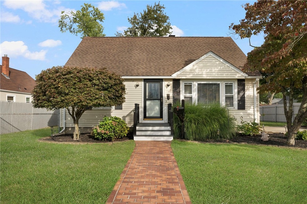 118 Airway Rd, Warwick, RI 02886 - photo 1