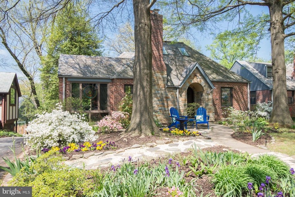 425 Pershing Dr, Silver Spring, MD 20910 - photo 1