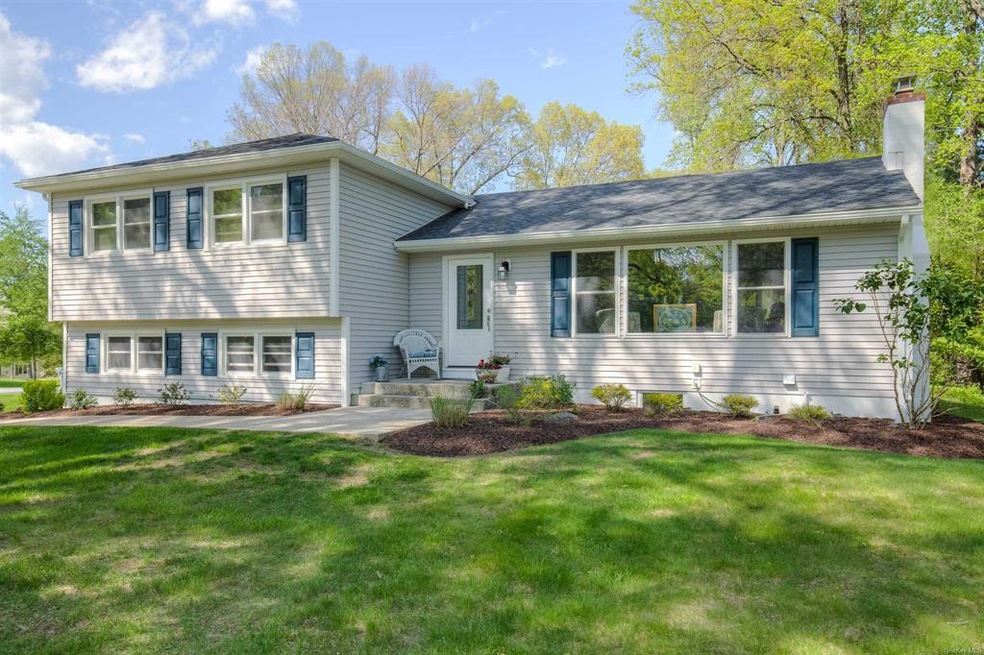 60 Colburn Dr, Poughkeepsie, NY 12603 - photo 1