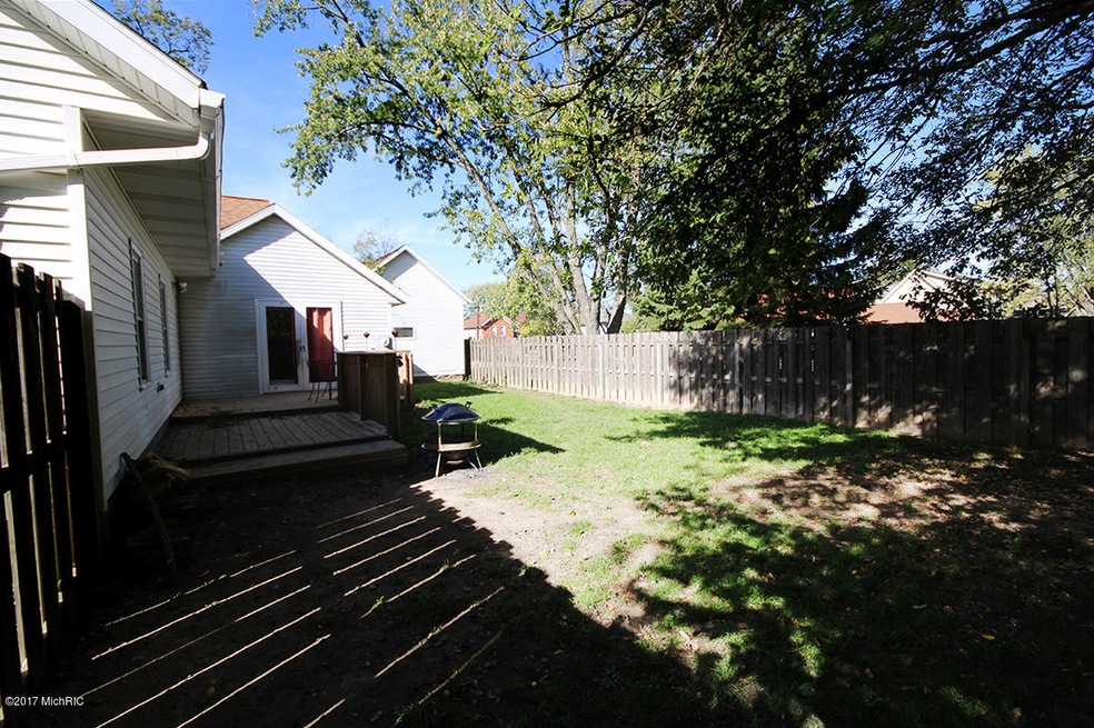 413 S Elm St, Three Oaks, MI 49128 - photo 1