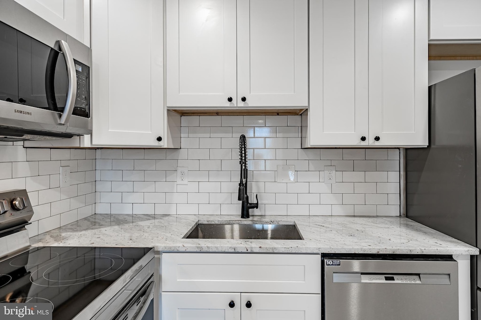 21 Gay St unit 202, Phoenixville, PA 19460 - photo 1