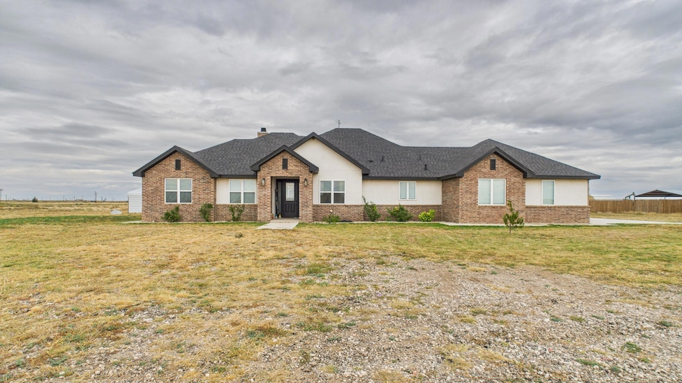 CAM03710G0-PR0154-STILL001