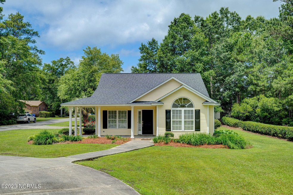 321 S Bennett St, Burgaw, NC 28425 - photo 1