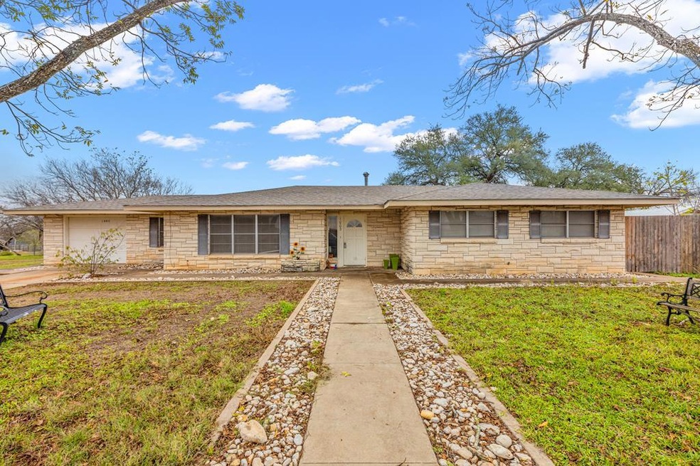 1003 W Hill St, Fredericksburg, TX 78624 - photo 1