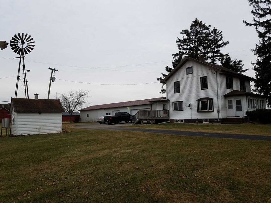 3835 Rutland-Dunn Town Line Rd, Rutland, WI 53575 - photo 1