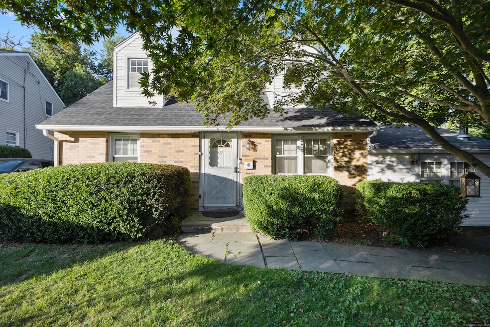 17 Old Barn Rd S, Stamford, CT 06905 - photo 1