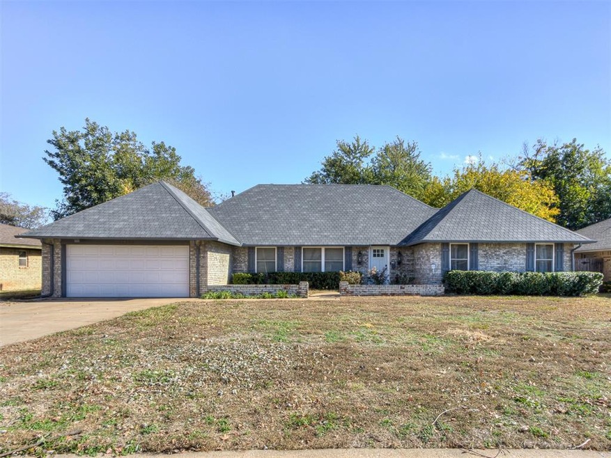 12208 Camelot Dr, Oklahoma City, OK 73120 - photo 1