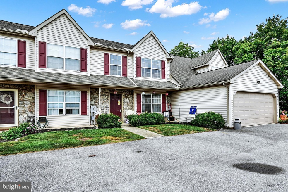 50 Rosemary Ct unit D050, Manchester, PA 17345 - photo 1