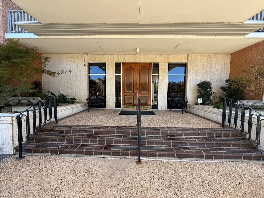 Lake Air Tower unit 2E, Waco, TX 76710 - photo 1