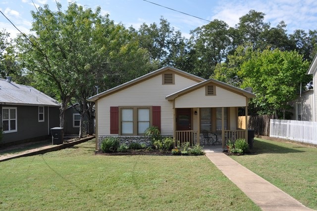 315 W Creek St, Fredericksburg, TX 78624 - photo 1