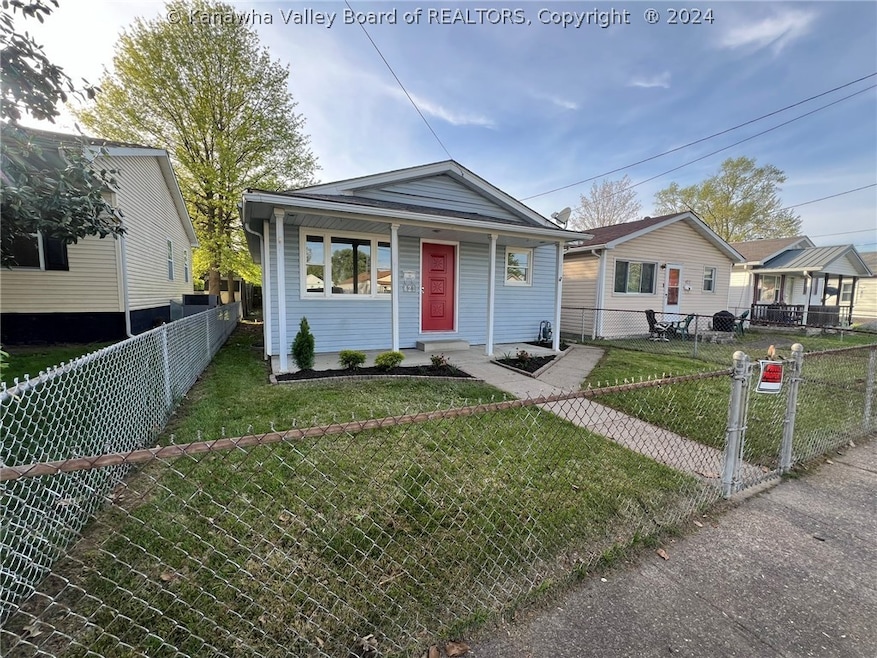 421 19th St, Dunbar, WV 25064 - photo 1