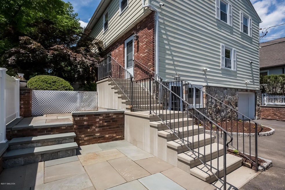 165 Seaside Ave unit 1, Stamford, CT 06902 - photo 1