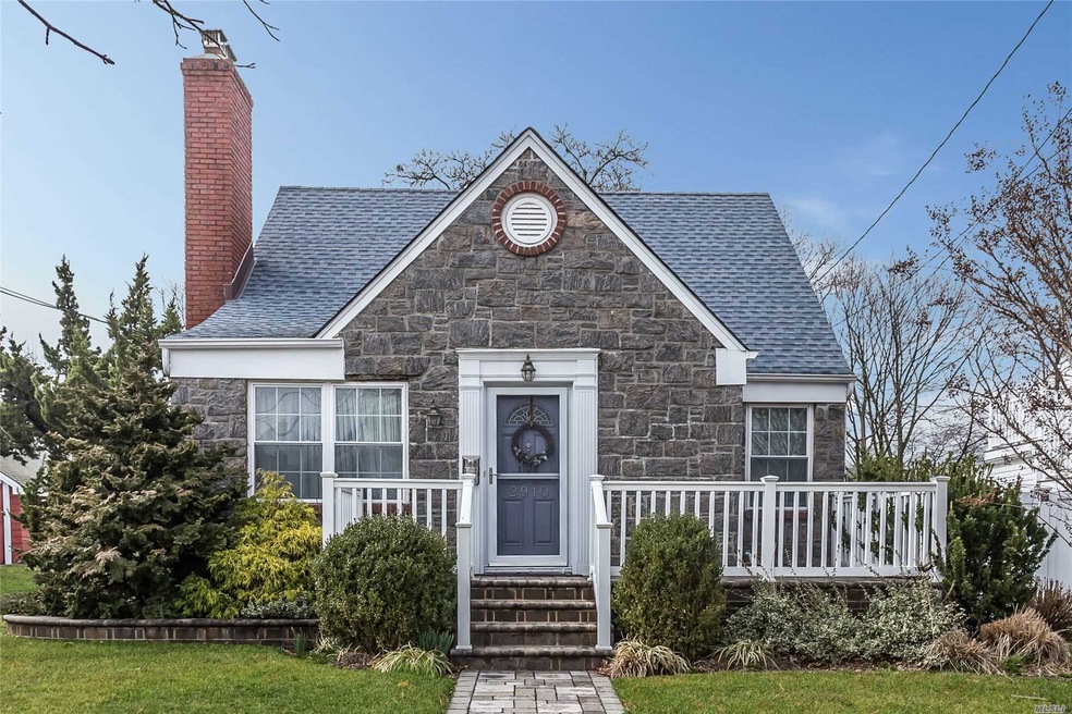 2910 Laurel Ave, Baldwin, NY 11510 - photo 1