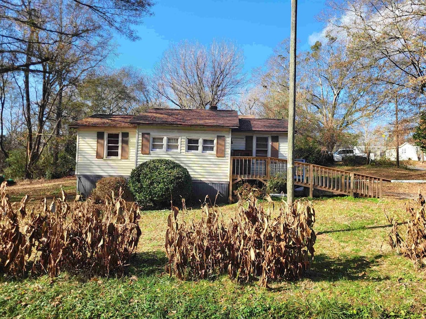 301 Texas Ave, Chesnee, SC 29323 - photo 1