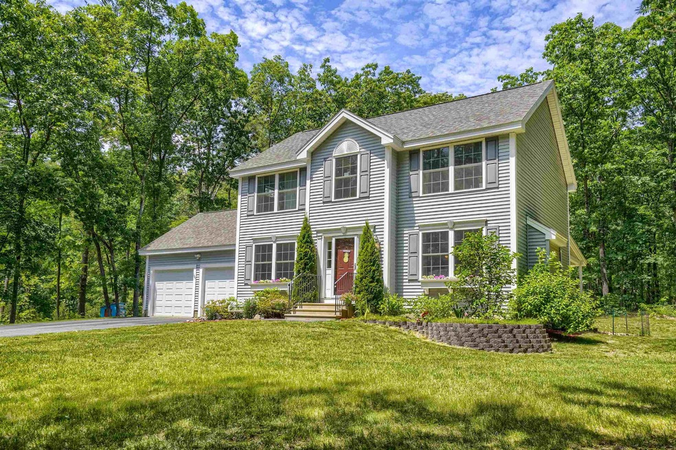 160 Hampstead Rd, Derry, NH 03038 - photo 1