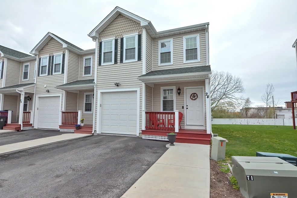 40 Winchester Ln unit 24, Fall River, MA 02721 - photo 1