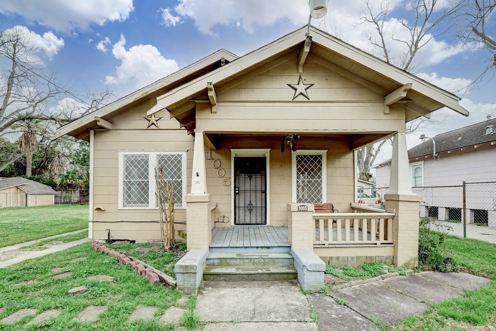 1005 Winston St, Houston, TX 77009 - photo 1