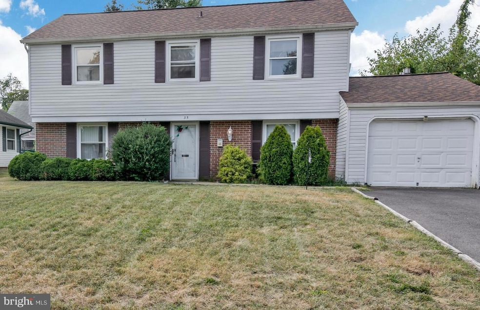 35 Pennant Ln, Willingboro, NJ 08046 - photo 1