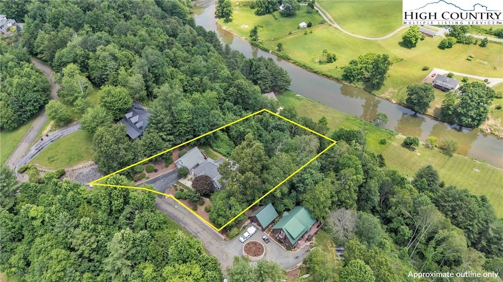 127 Deerfield, West Jefferson, NC 28694 - photo 1