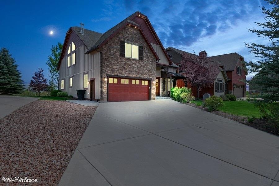 01_1126SpringerViewDr_300_FrontView_LowR